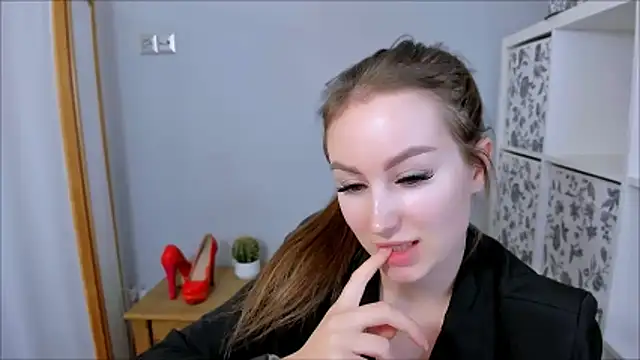 DonnaCam online show from 28, 10, 2025