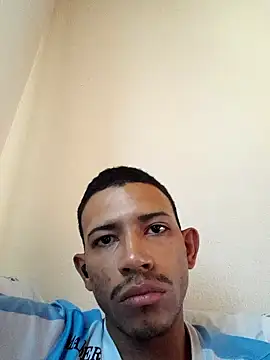 Snapshot of Mineirinho043 chatting on 4, 3, 2025 Mineirinho043 online show from 4, 3, 2025