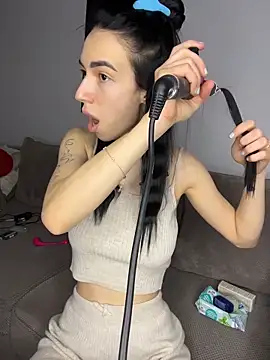 Celine Roxelle online show from 2, 3, 2026