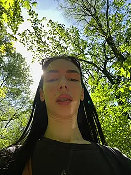 Celine Roxelle online show from 7, 5, 2026