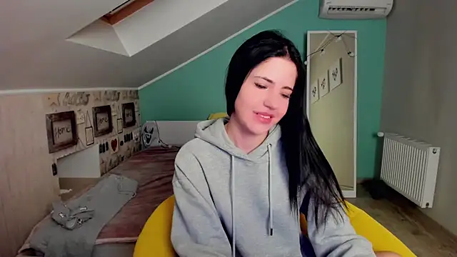 Snapshot of MalibuGirl_ chatting on 13, 2, 2025 MalibuGirl online show from 13, 2, 2025