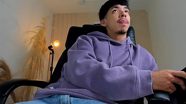 ISAAC CRYSTON online show from 3, 12, 2025