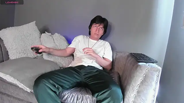 Golden-Boyy online show from 1, 3, 2025