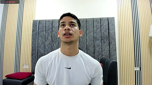 ANDRES STUD online show from 4, 2, 2026