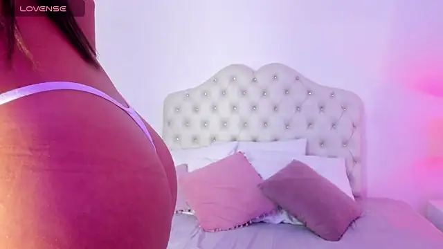 Snapshot of FelicityAdams chatting on 17, 2, 2025 FelicityAdams online show from 17, 2, 2025