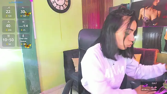 Snapshot of julieta_fn chatting on 13, 6, 2026 julieta fn online show from 13, 6, 2026