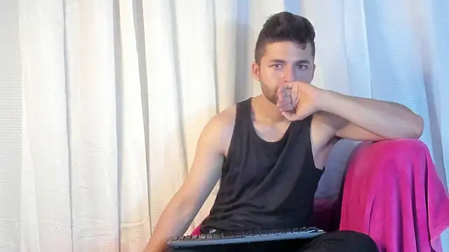 Snapshot of _Sain_ chatting on 2, 3, 2025 Sain online show from 2, 3, 2025