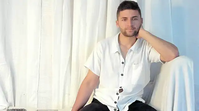 Snapshot of _Sain_ chatting on 23, 3, 2025 Sain online show from 23, 3, 2025