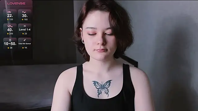 Snapshot of Cherry_Bite_ chatting on 6, 2, 2025 Cherry Bite online show from 6, 2, 2025