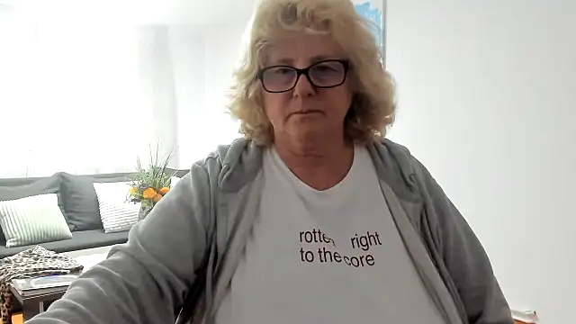 NoraJohnson6 online show from 29, 9, 2025