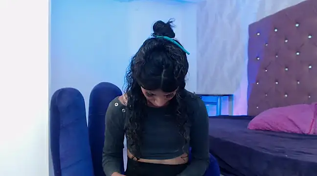 StormyWets Bluk online show from 6, 3, 2025