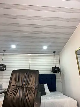 Snapshot of tylla_ chatting on 13, 3, 2025 tylla online show from 13, 3, 2025