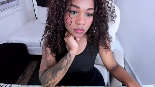 Snapshot of tylla_ chatting on 14, 3, 2025 tylla online show from 14, 3, 2025