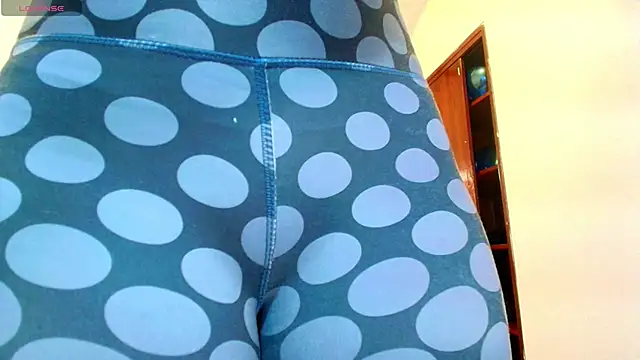 Snapshot of tylla_ chatting on 19, 3, 2025 tylla online show from 19, 3, 2025