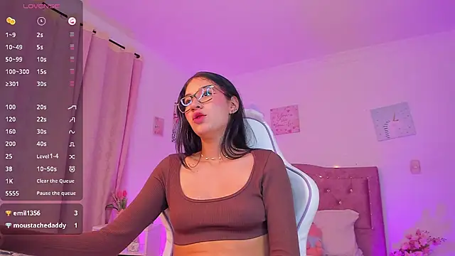 Snapshot of emilly_star chatting on 18, 3, 2025 emilly star online show from 18, 3, 2025