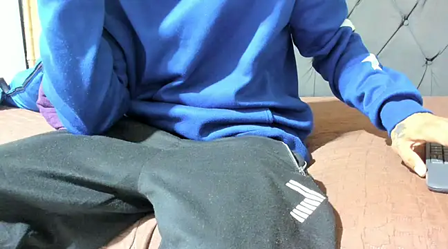 guyeifmaxiro online show from 23, 2, 2025