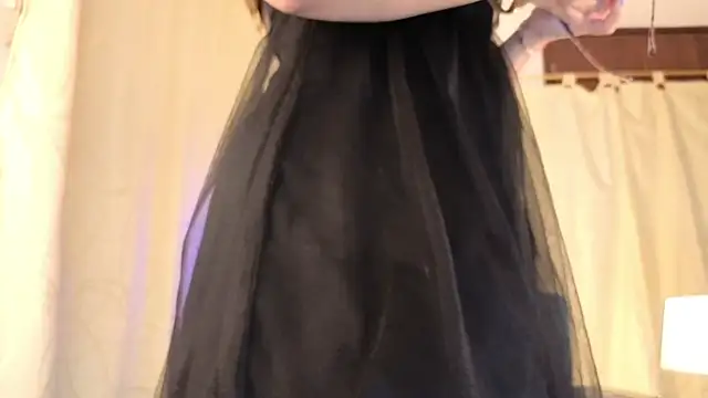 sophia dumont online show from 12, 4, 2026