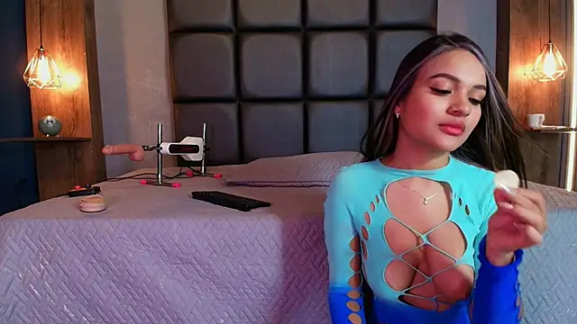  DANNA JONES online show from 29, 10, 2025