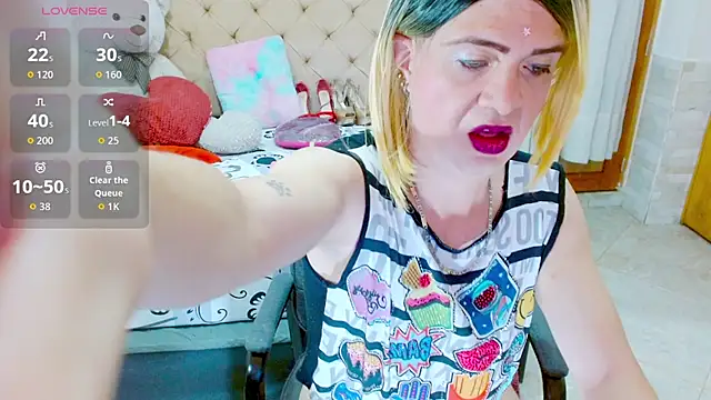 Snapshot of Dolldirtyxxx chatting on 13, 10, 2025 Dolldirtyxxx online show from 13, 10, 2025