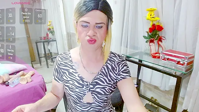 Snapshot of Dolldirtyxxx chatting on 31, 10, 2025 Dolldirtyxxx online show from 31, 10, 2025