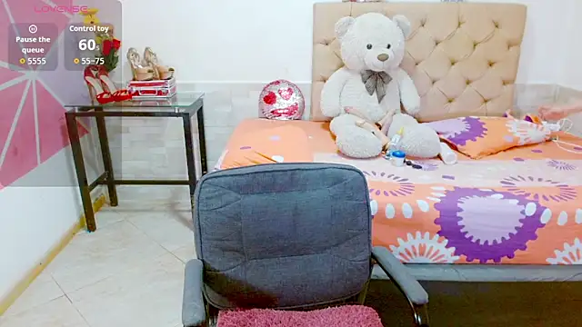 Snapshot of Dolldirtyxxx chatting on 12, 11, 2025 Dolldirtyxxx online show from 12, 11, 2025