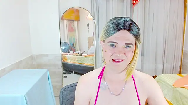 Snapshot of Dolldirtyxxx chatting on 6, 5, 2026 Dolldirtyxxx online show from 6, 5, 2026