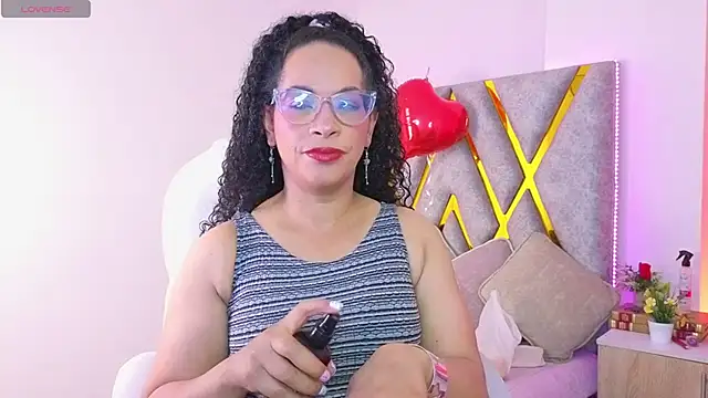 Snapshot of Cintiia_Holmes chatting on 25, 3, 2026 Cintiia Holmes online show from 25, 3, 2026