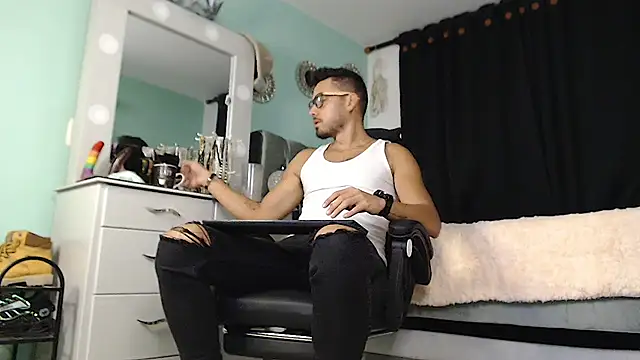 Snapshot of Chrissken chatting on 6, 2, 2025 Chrissken online show from 6, 2, 2025