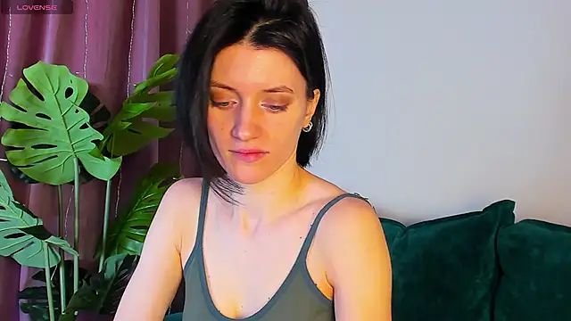 Snapshot of roxy_riot_ chatting on 6, 2, 2025 roxy riot online show from 6, 2, 2025