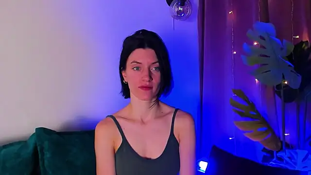 Snapshot of roxy_riot_ chatting on 8, 2, 2025 roxy riot online show from 8, 2, 2025