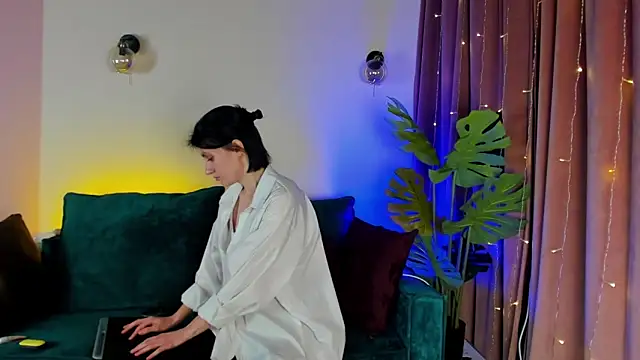 Snapshot of roxy_riot_ chatting on 15, 2, 2025 roxy riot online show from 15, 2, 2025