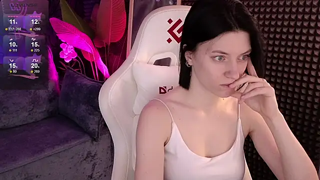 Snapshot of roxy_riot_ chatting on 29, 9, 2025 roxy riot online show from 29, 9, 2025