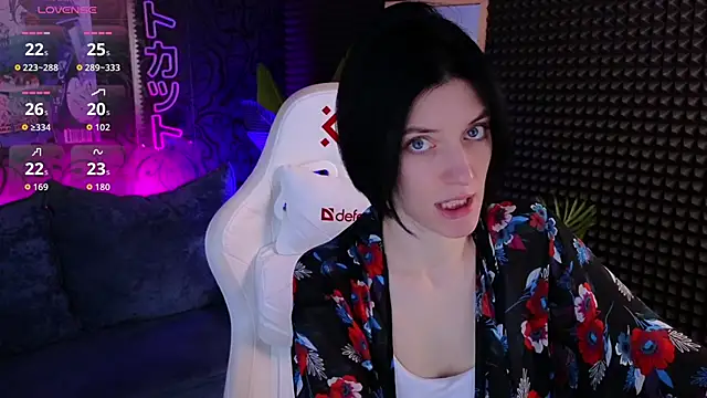 Snapshot of roxy_riot_ chatting on 23, 10, 2025 roxy riot online show from 23, 10, 2025