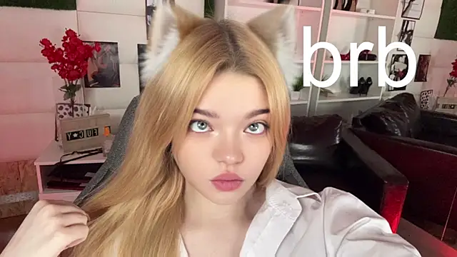 AdeleCartier online show from 27, 2, 2025