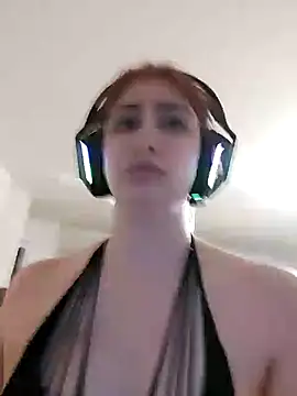 Snapshot of Gamergirl-Linela chatting on 23, 2, 2025 Gamergirl-Linela online show from 23, 2, 2025