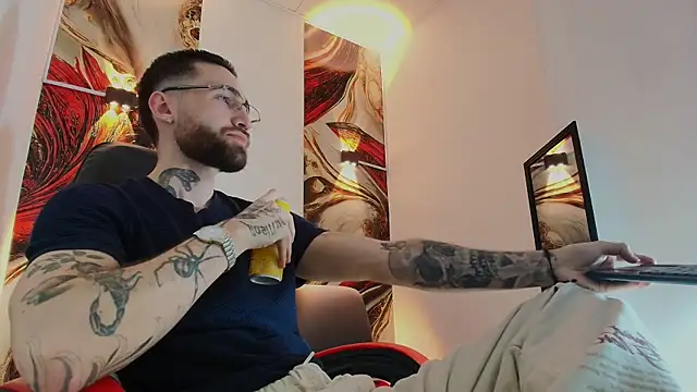 Luke davis01 online show from 2, 12, 2025