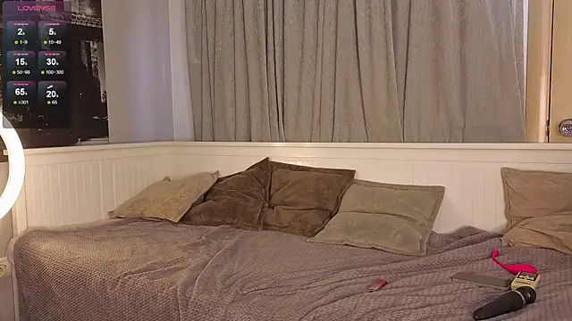 Nicole Hampton online show from 11, 9, 2025