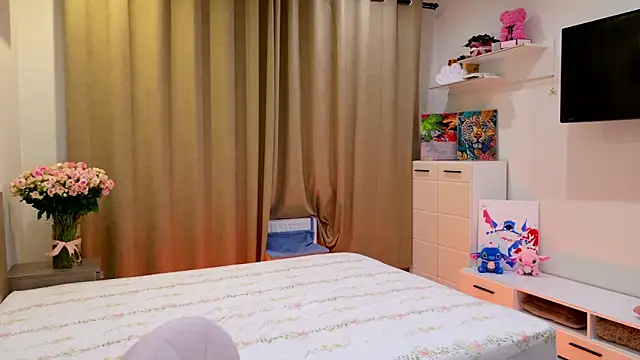 Bella amory online show from 4, 3, 2026