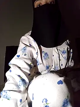 Snapshot of Milan-88 chatting on 25, 10, 2025 Milan-88 online show from 25, 10, 2025