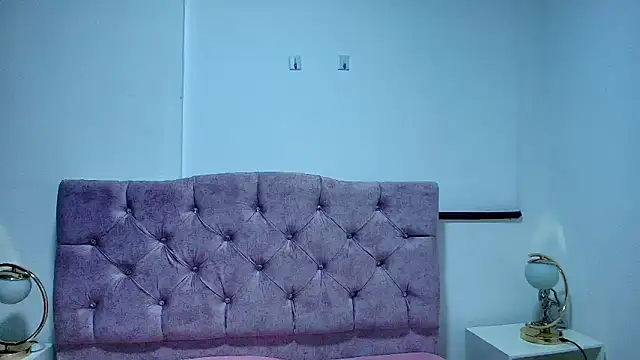 Snapshot of Skye_Moore chatting on 24, 11, 2025 Skye Moore online show from 24, 11, 2025