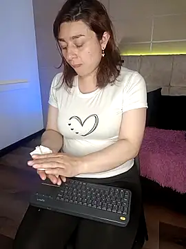 Snapshot of _michonne_ chatting on 2, 10, 2025  michonne  online show from 2, 10, 2025