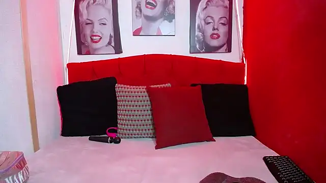 Tiana Ebony18 online show from 4, 5, 2026