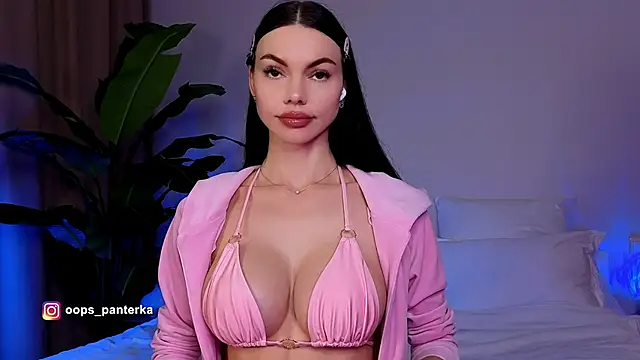 Snapshot of AmyLeeplay chatting on 13, 4, 2026 AmyLeeplay online show from 13, 4, 2026