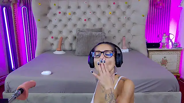 Snapshot of PlayfulShow chatting on 15, 10, 2025 PlayfulShow online show from 15, 10, 2025