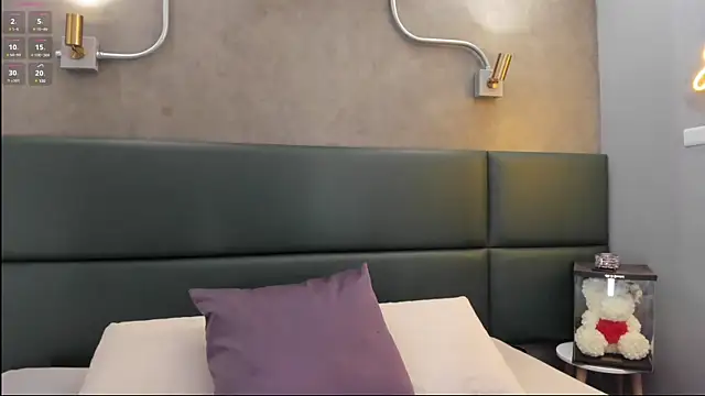 Snapshot of Zoee_monroe chatting on 8, 2, 2025 Zoee monroe online show from 8, 2, 2025