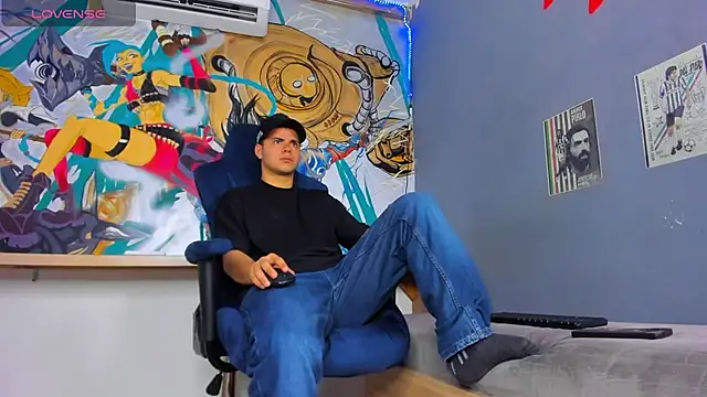 Sebastian Phoenix online show from 9, 3, 2025