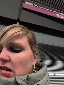 Sexybiene969 online show from 25, 11, 2025