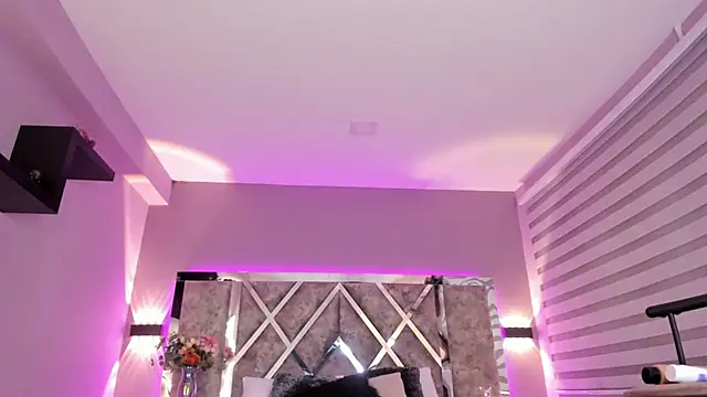 ValerieHyde online show from 8, 3, 2025