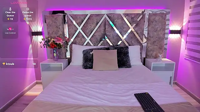 ValerieHyde online show from 15, 3, 2025