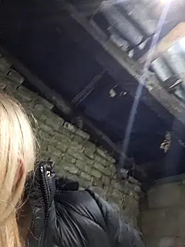 Snapshot of hotamanda01 chatting on 12, 11, 2025 hotamanda01 online show from 12, 11, 2025